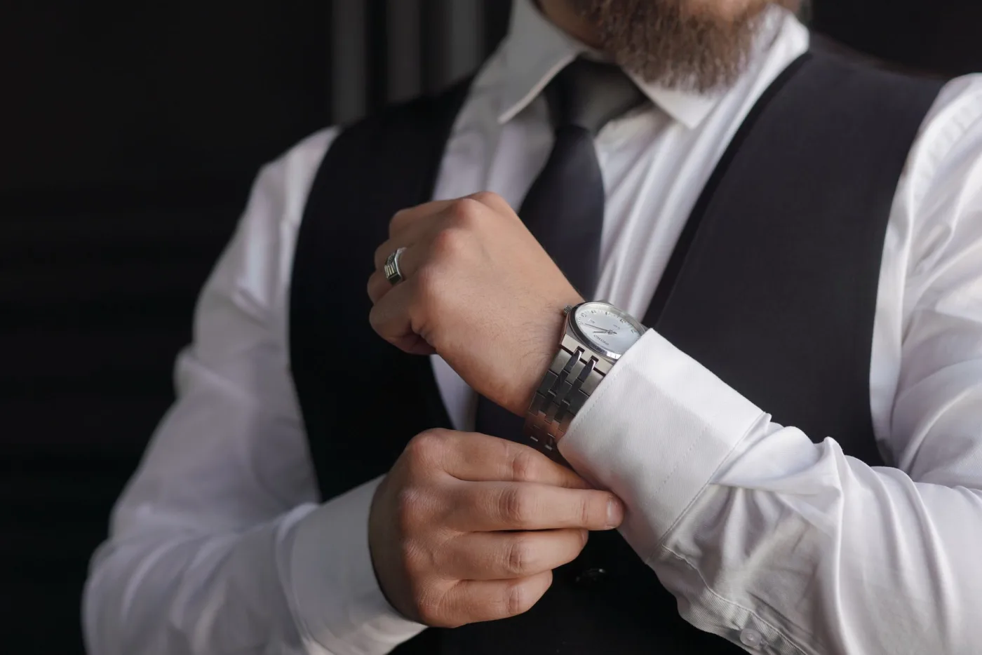 Male Wedding Bands: The Complete Guide