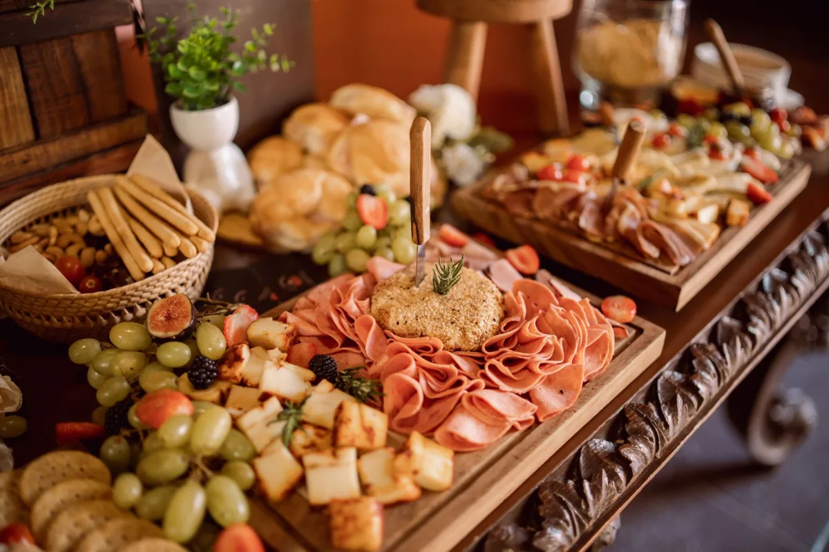 Wedding Catering: The Complete Guide