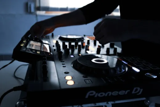 Wedding dj the complete guide - Venues & Vendors