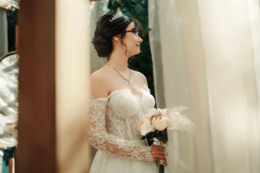 Wedding Hair for Shoulder Length: The Complete Guide